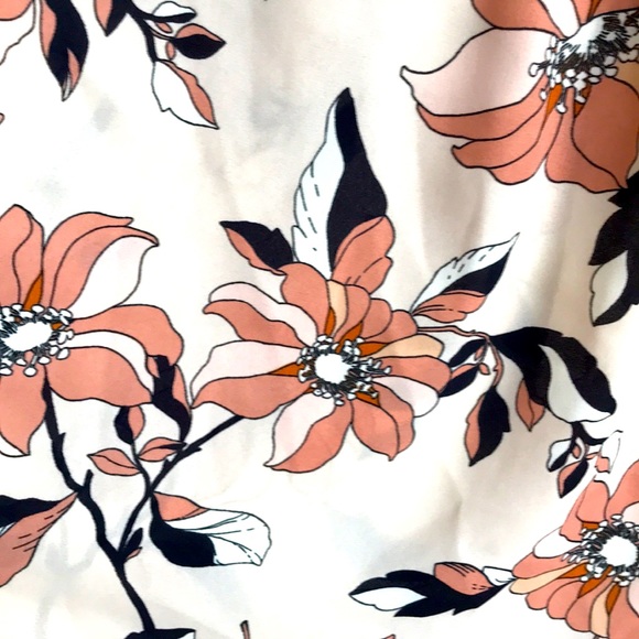 Ann Taylor Sleeveless Blouse - Picture 3 of 5